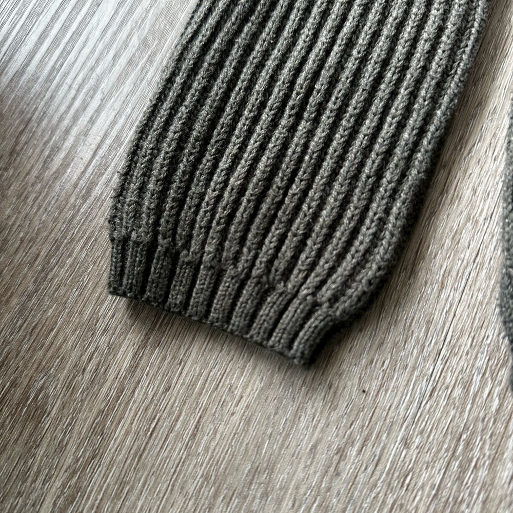 Sweater - Picture 2 of 4
